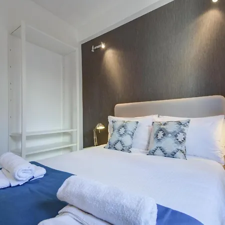 Tritoni Harbour - *
