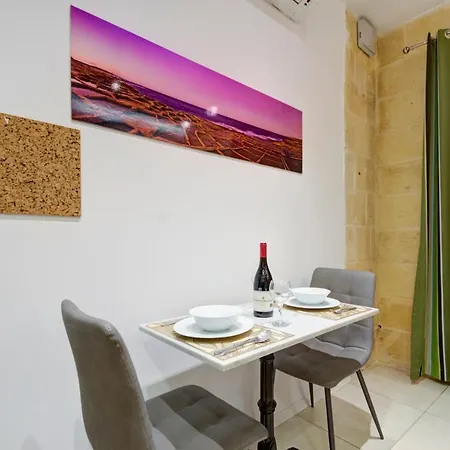 Tritoni Harbour - * バレッタ