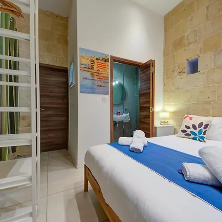 Tritoni Harbour - *