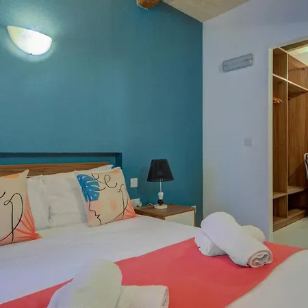 Tritoni Harbour -