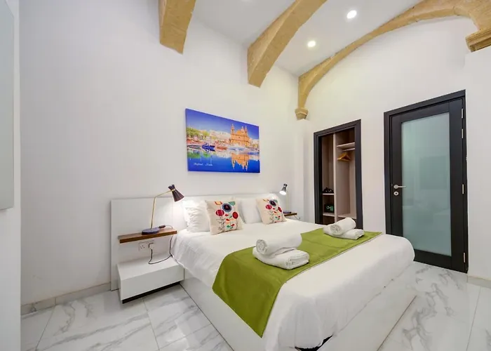 Tritoni Harbour - Valletta