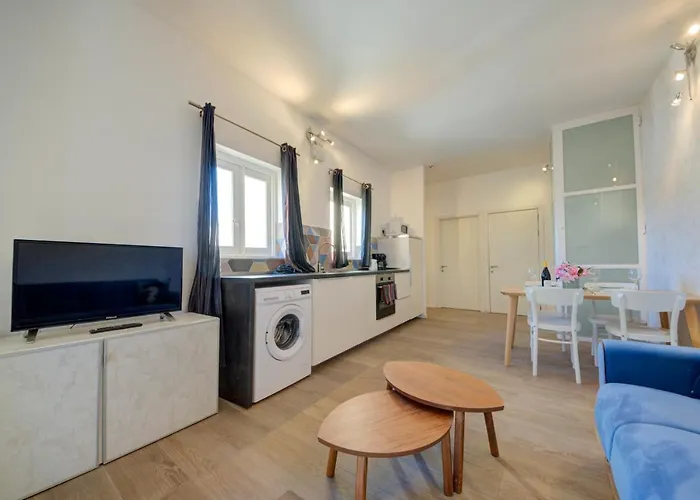 Tritoni Harbour - Valletta