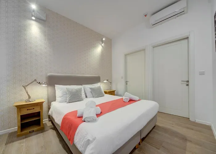 Tritoni Harbour - Valletta